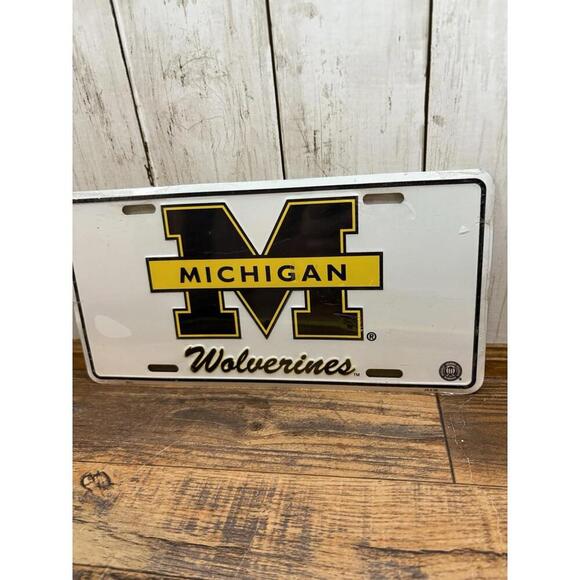 NCAA Officially Licensed  Michigan Wolverines White Aluminum License Plate - Picture 2 of 6
